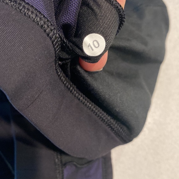 Lululemon Rise and Run Sports Bra Size 10 - Picture 5 of 11